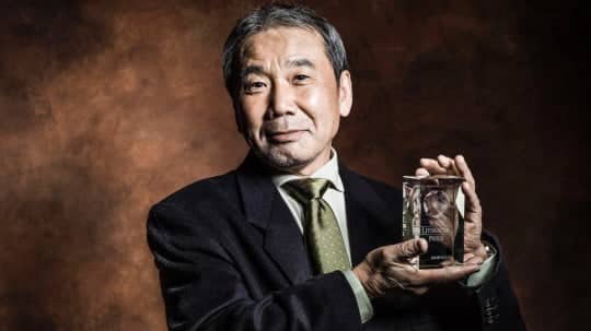 هاروكي موراكامي أحد أعظم الكتاب الأحياء